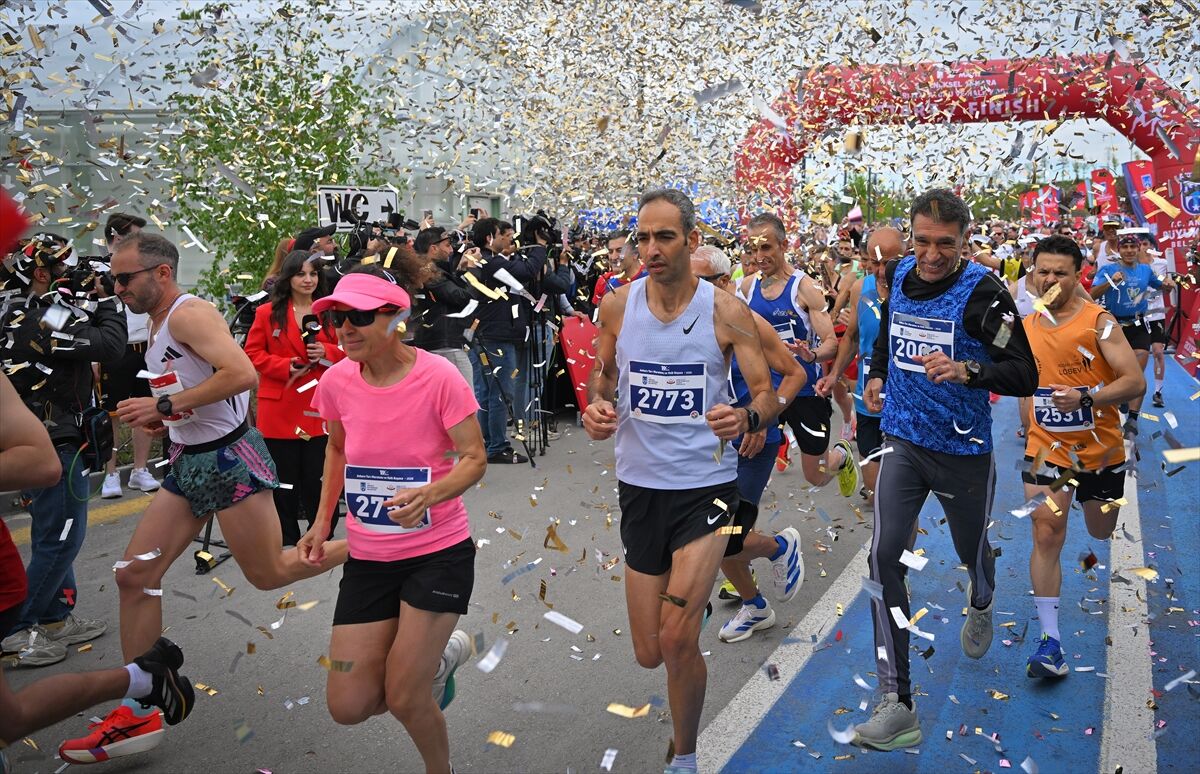 Ankara Yarı Maratonu ve Halk Koşusu düzenlendi