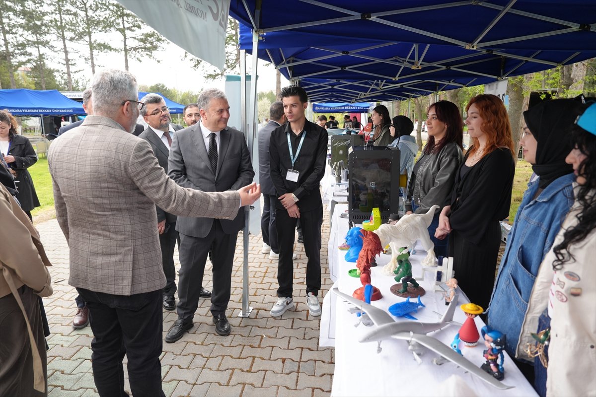 Ankara Yıldırım Beyazıt Üniversitesi'nde 'Bilim ve Bahar Şenliği' düzenlendi