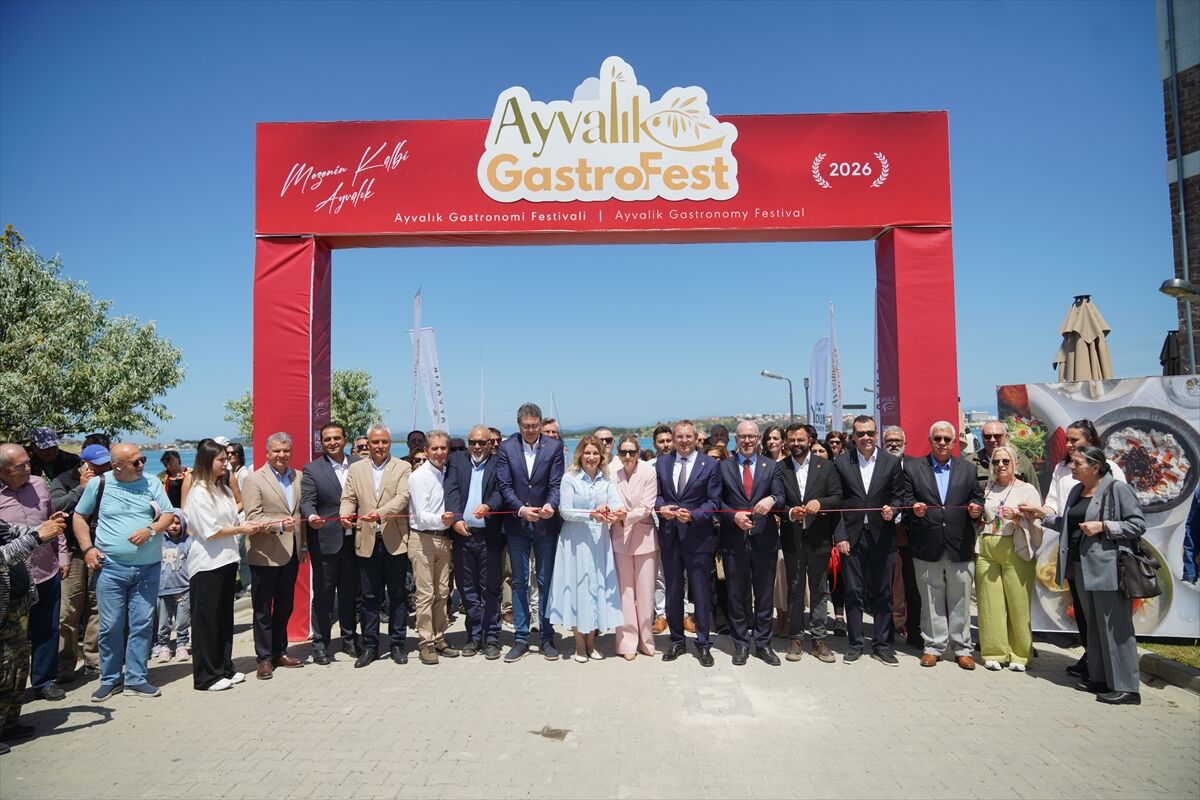 Balıkesir'de 'Ayvalık Uluslararası GastroFest' başladı