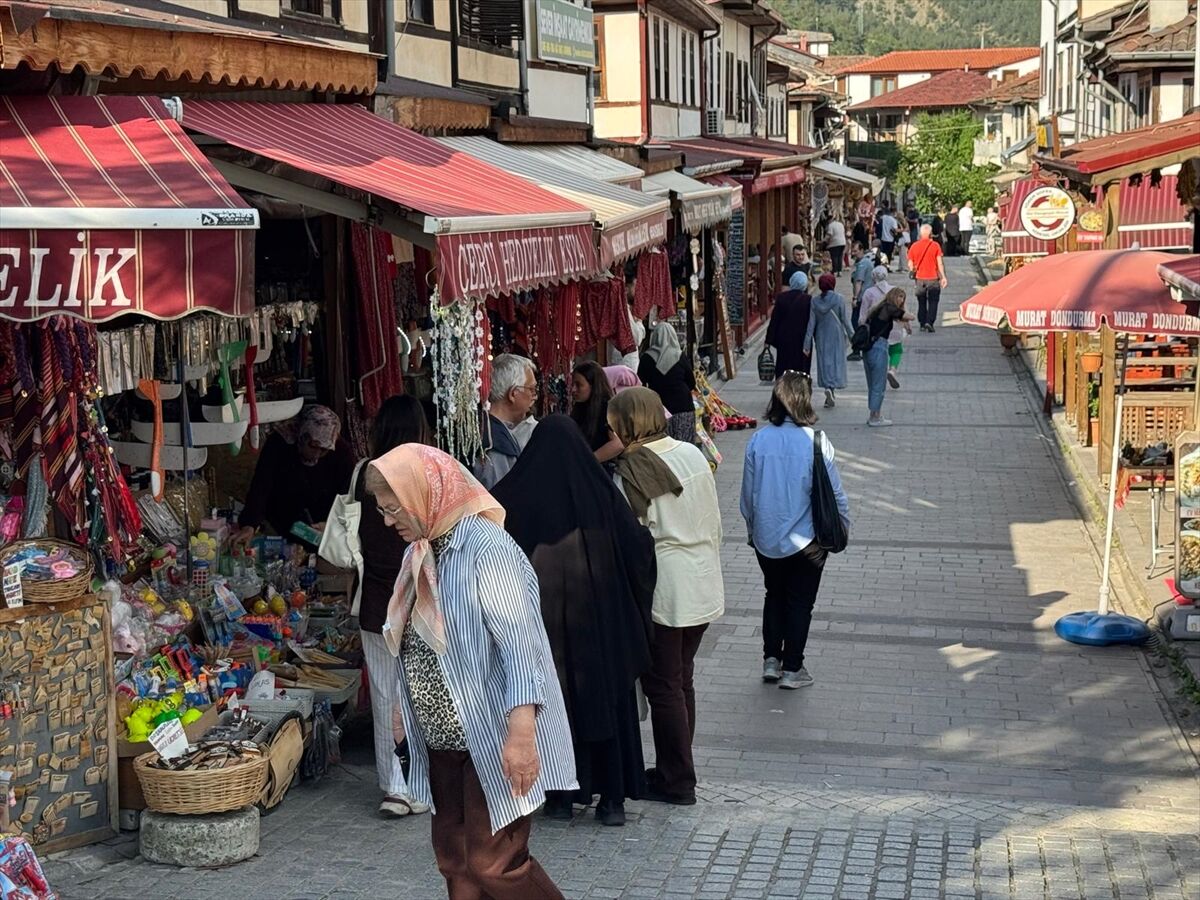 Bayram tatilinde Taraklı'yı tercih edenler tarihte yolculuk yaptı