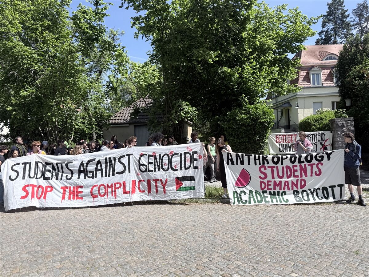 Berlin'de İsrail'e karşı 'akademik boykot' talebiyle gösteri yapıldı