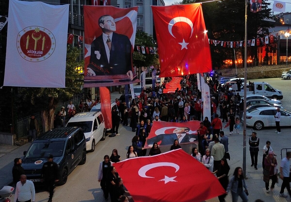 Bilecik'te 'Gençlik Haftası' yürüyüşü düzenlendi