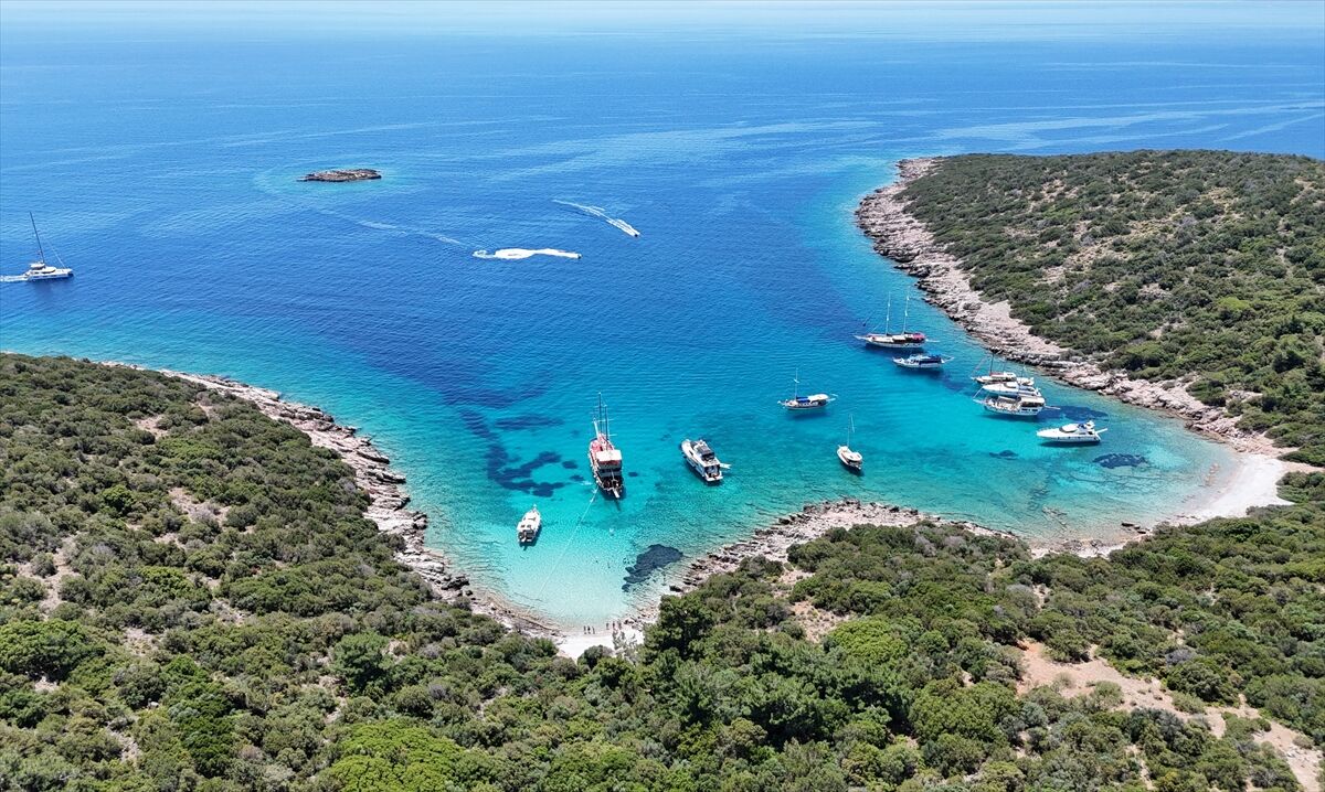 Bodrum'da bayram tatilinde koylarda da hareketlilik yaşanıyor