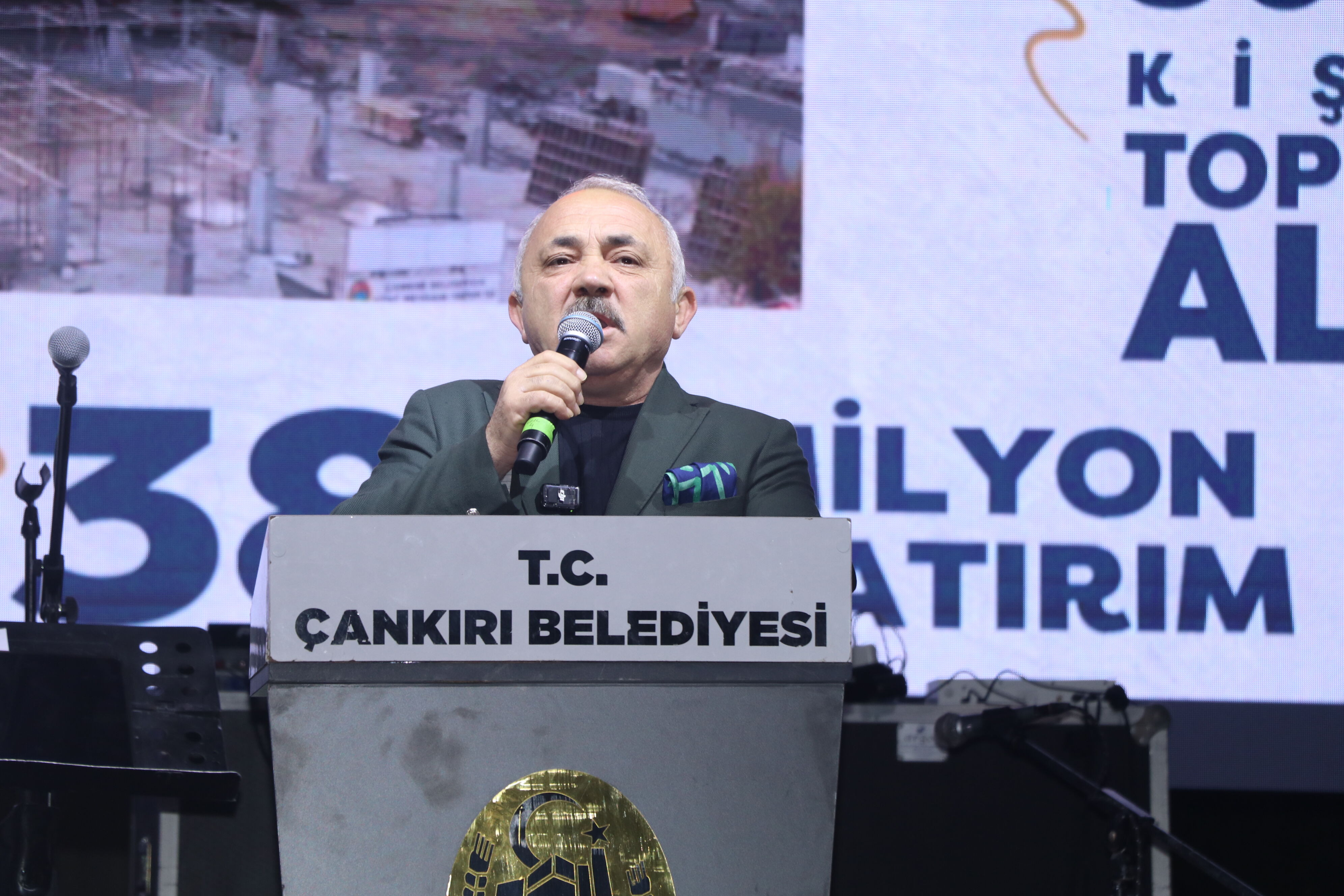 Çankırı'da Kent Meydanı açılışı ile 19 Mayıs dolayısıyla 'Gençlik Konseri' düzenlendi