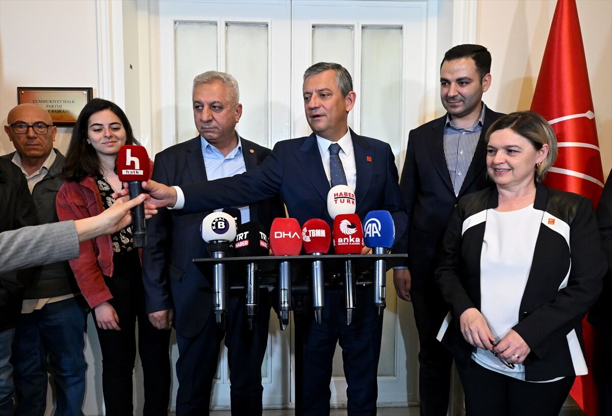 CHP TBMM Grup Başkanı Özel, EMEP heyeti ile görüştü