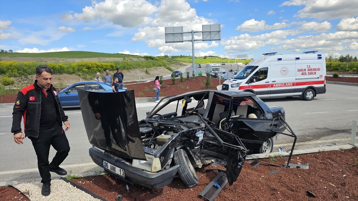 Çorum'da Hamamözü Kaymakamı kullandığı otomobille kaza yaptı, 5 kişi yaralandı