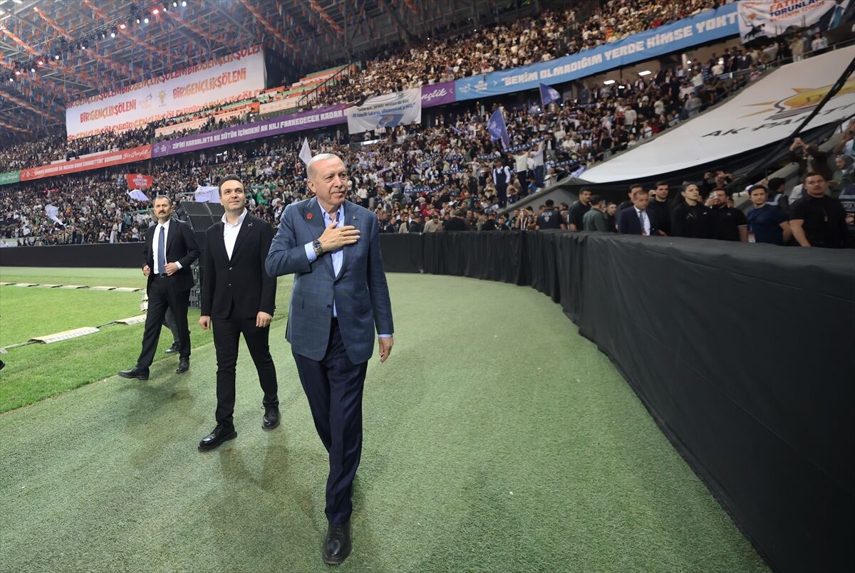 Cumhurbaşkanı ve AK Parti Genel Başkanı Erdoğan 'Bir Gençlik Şöleni Programı'nda konuştu: (1)