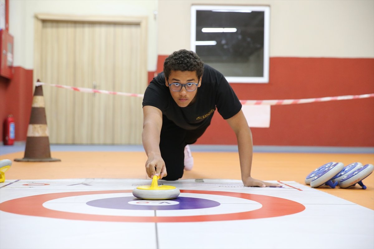 Denizli'de öğrenim gören Mısırlı öğrenci floor curlingte Türkiye'yi temsil edecek