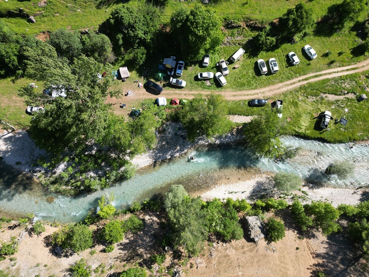 Doğa tutkunları bayram tatilinde Kahramanmaraş'taki Kale Boynu Kanyonu'nu tercih etti