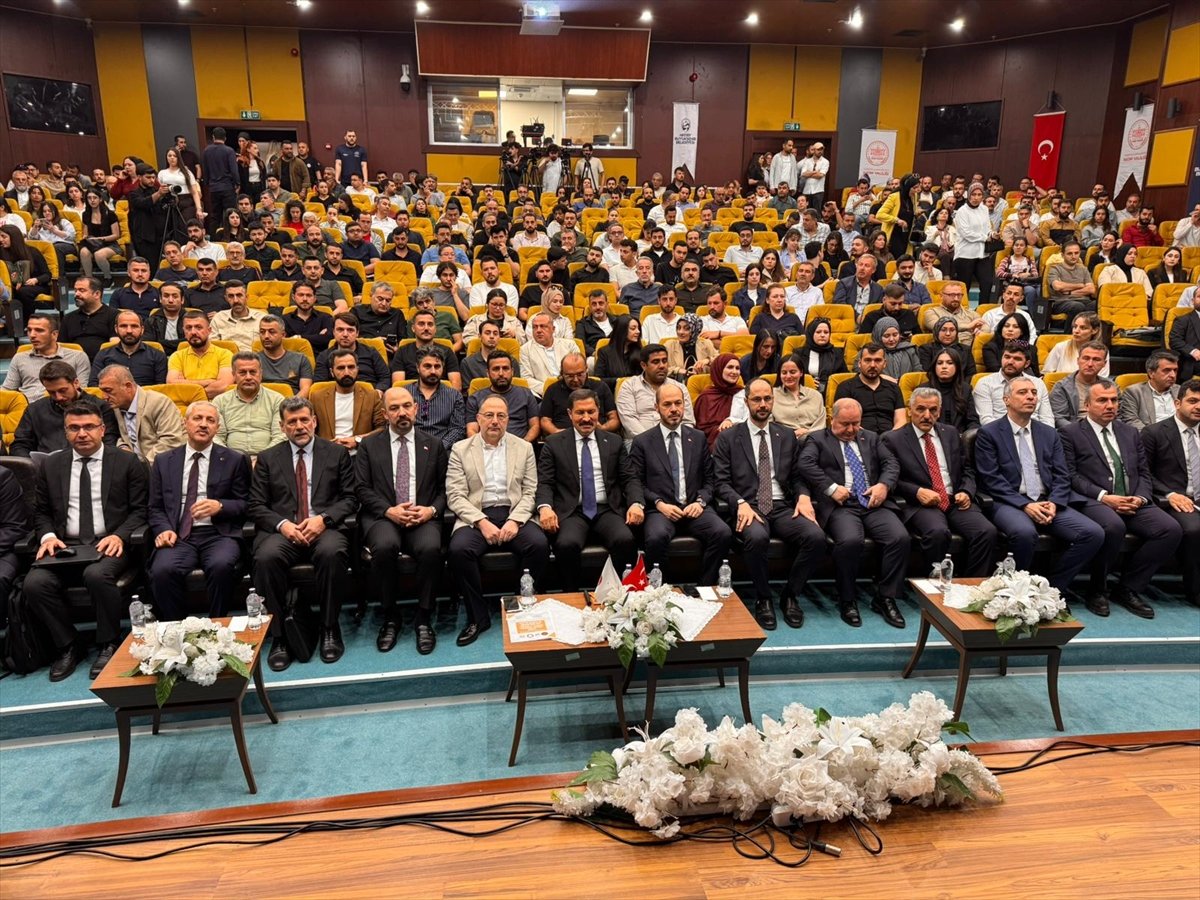 Emlak Konut GYO Genel Müdürü Yılmaz, Hatay'da afet yönetimi konulu programda konuştu: