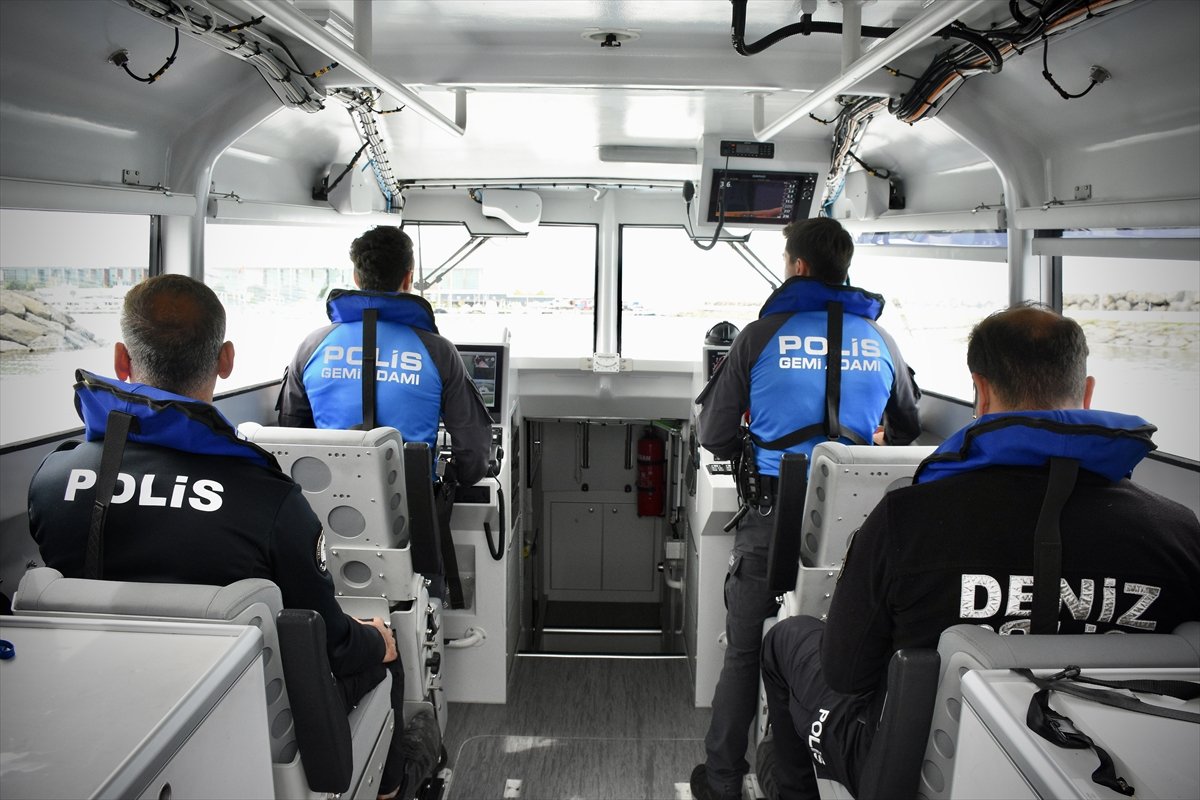 Emniyetin 'gemi adamı' adayları Karadeniz'deki eğitimle göreve hazırlanıyor