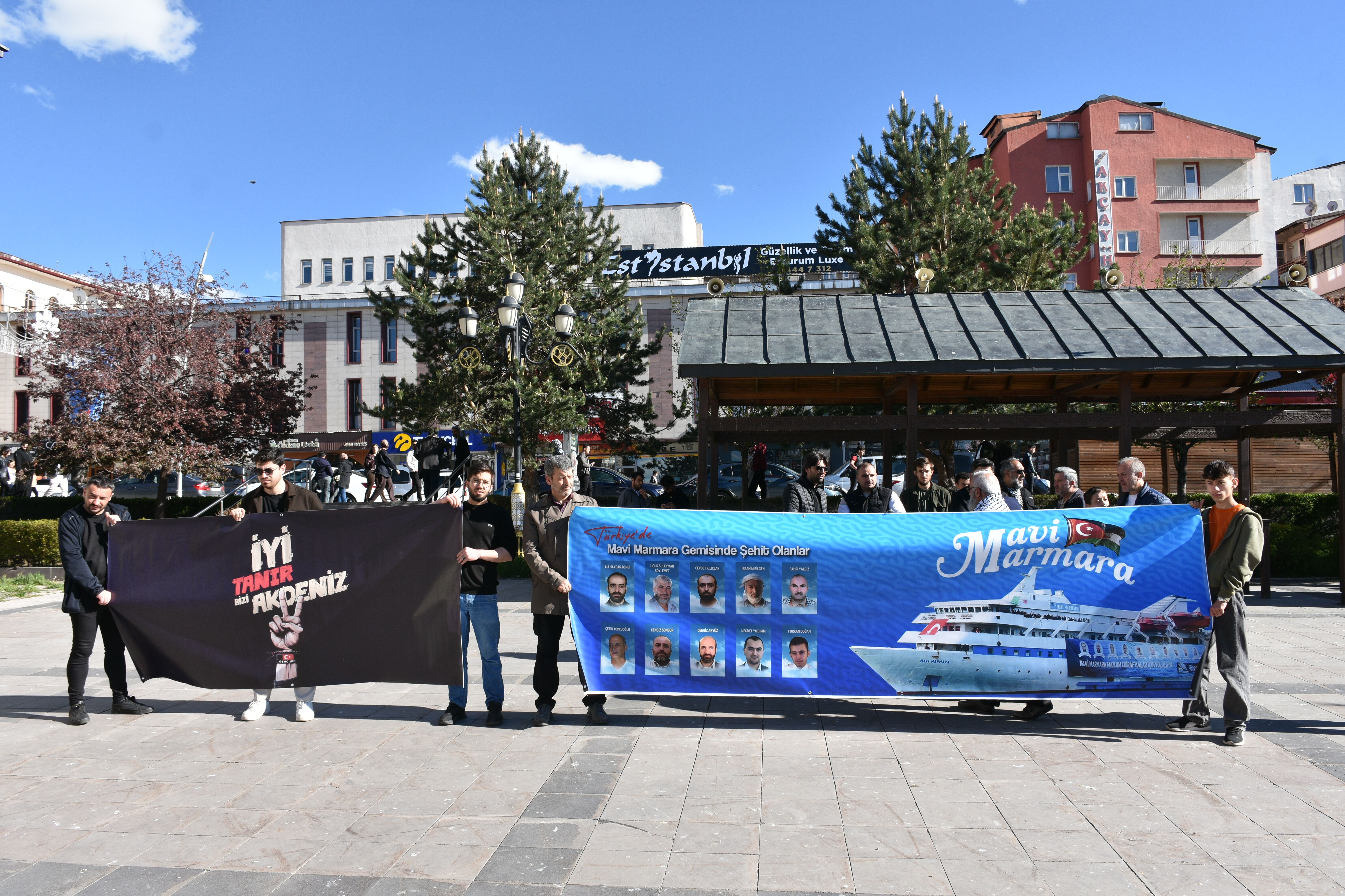 Erzurum'da Mavi Marmara saldırısında hayatını kaybedenler anıldı