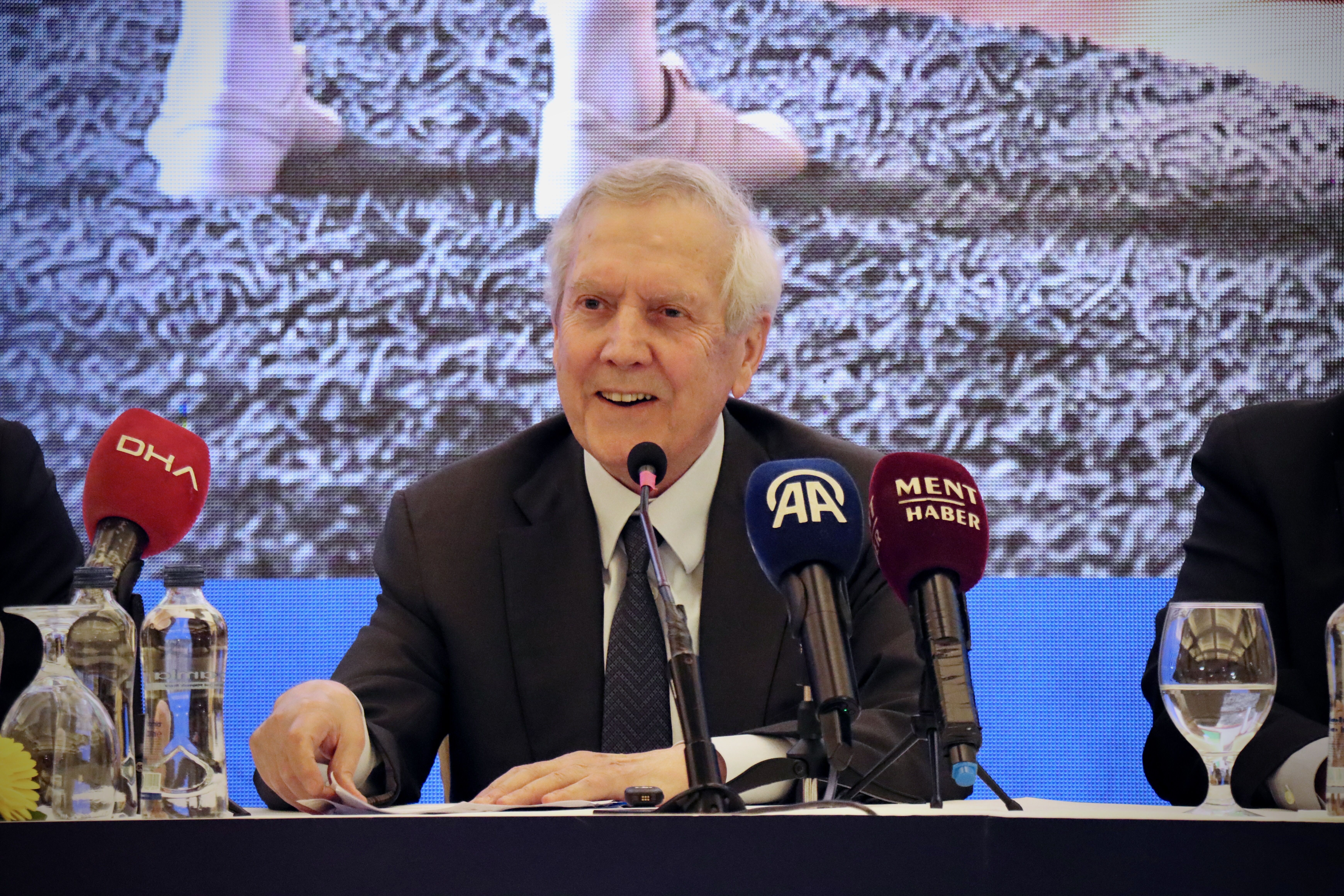Fenerbahçe Kulübü Başkan Adayı Aziz Yıldırım, Bursa'da konuştu: