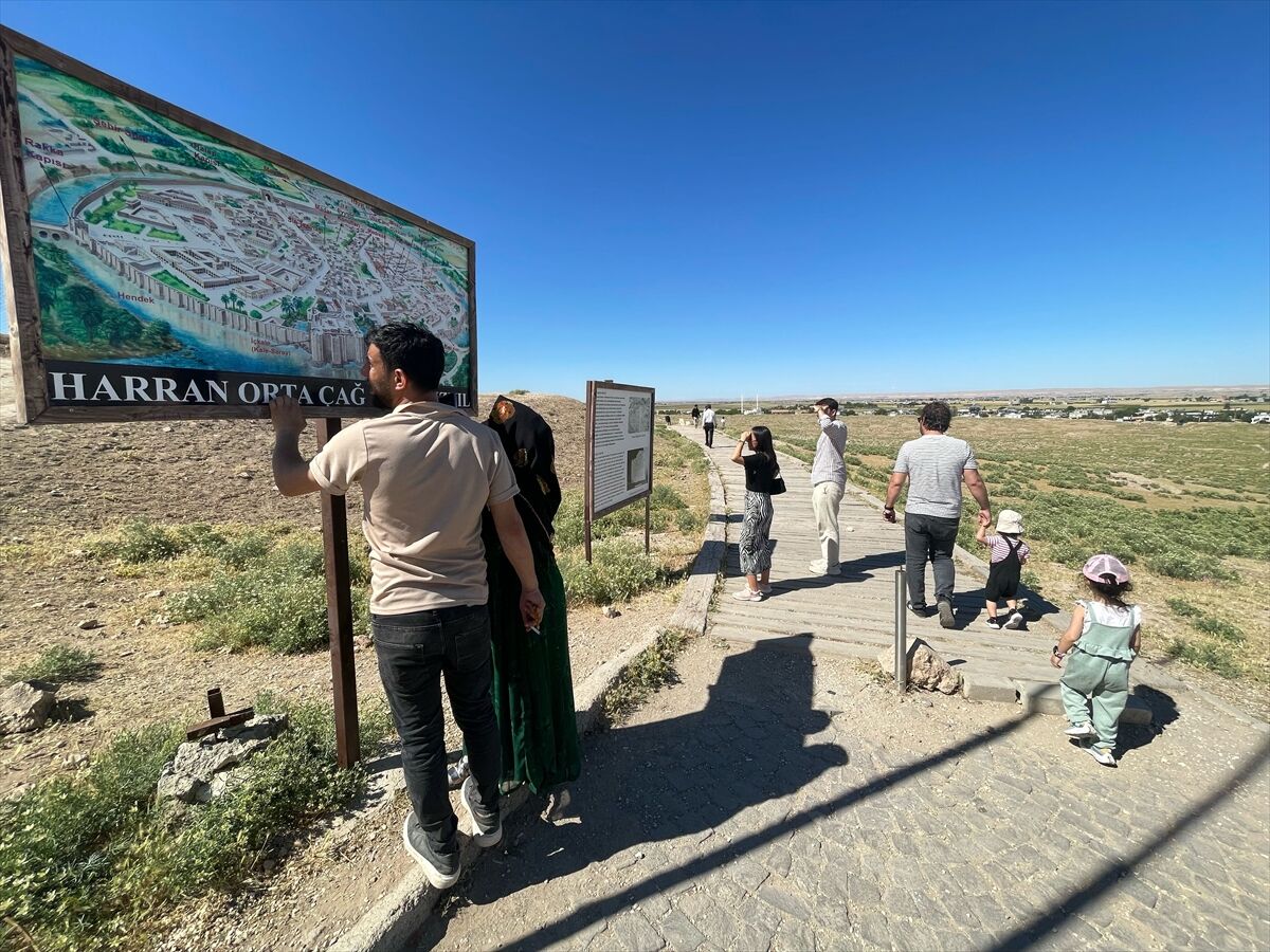 Harran'da bayram tatili yoğunluğu yaşanıyor