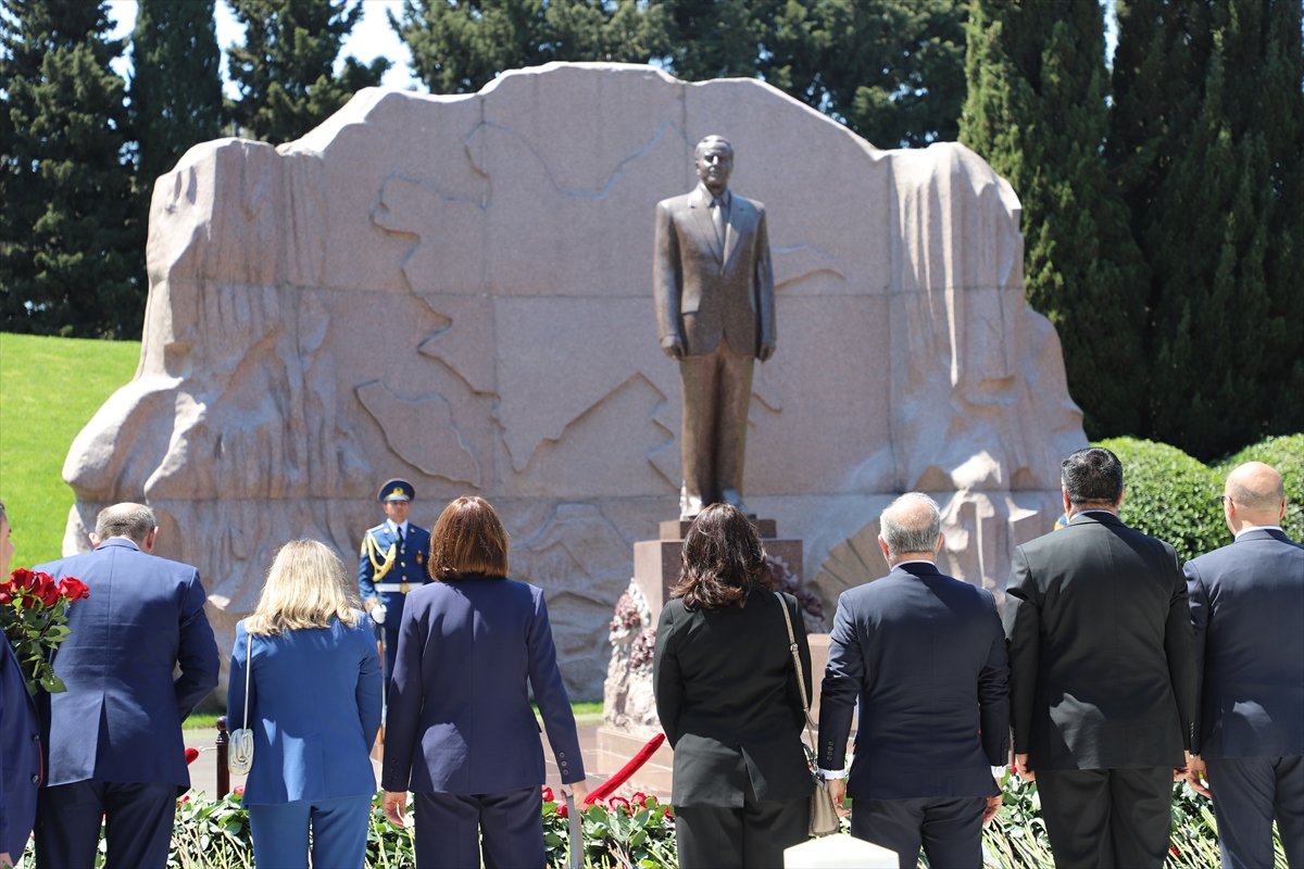Haydar Aliyev, doğumunun 103. yılında anıldı