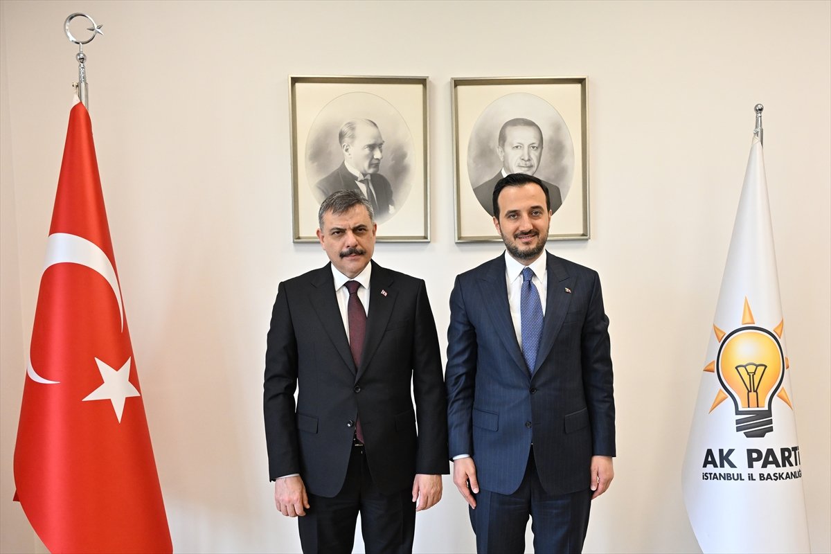 İçişleri Bakanı Çiftçi, AK Parti İstanbul İl Başkanlığını ziyaret etti