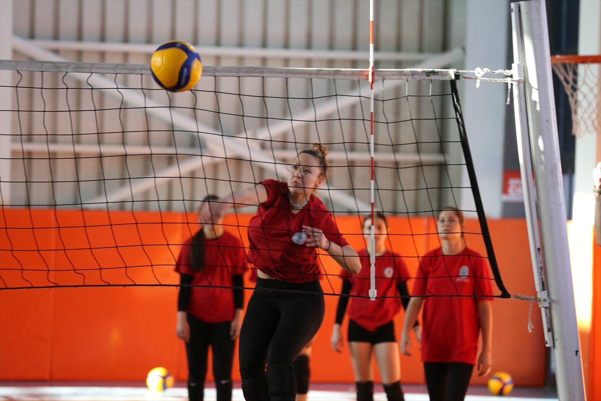 İlçenin spor okulunda yetişen voleybolcular, Türkiye şampiyonasında mücadele edecek