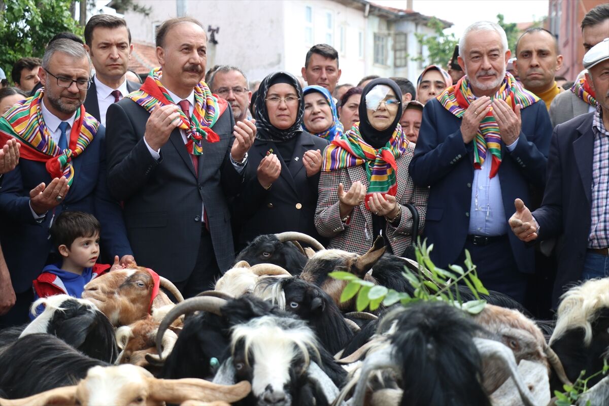 Isparta'da 'kurban indirme geleneği' 4 asırdır yaşatılıyor