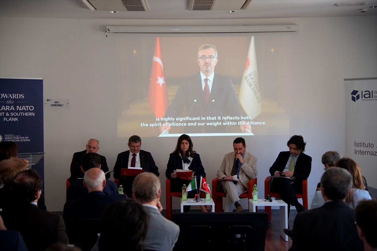 İtalya'da 'Ankara NATO Zirvesi Ekseninde İttifakın Güney Kanadı' paneli düzenlendi