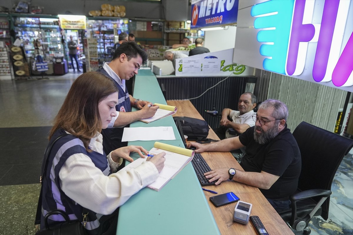 İzmir'de bayram öncesi hal ve otogarda denetim yapıldı