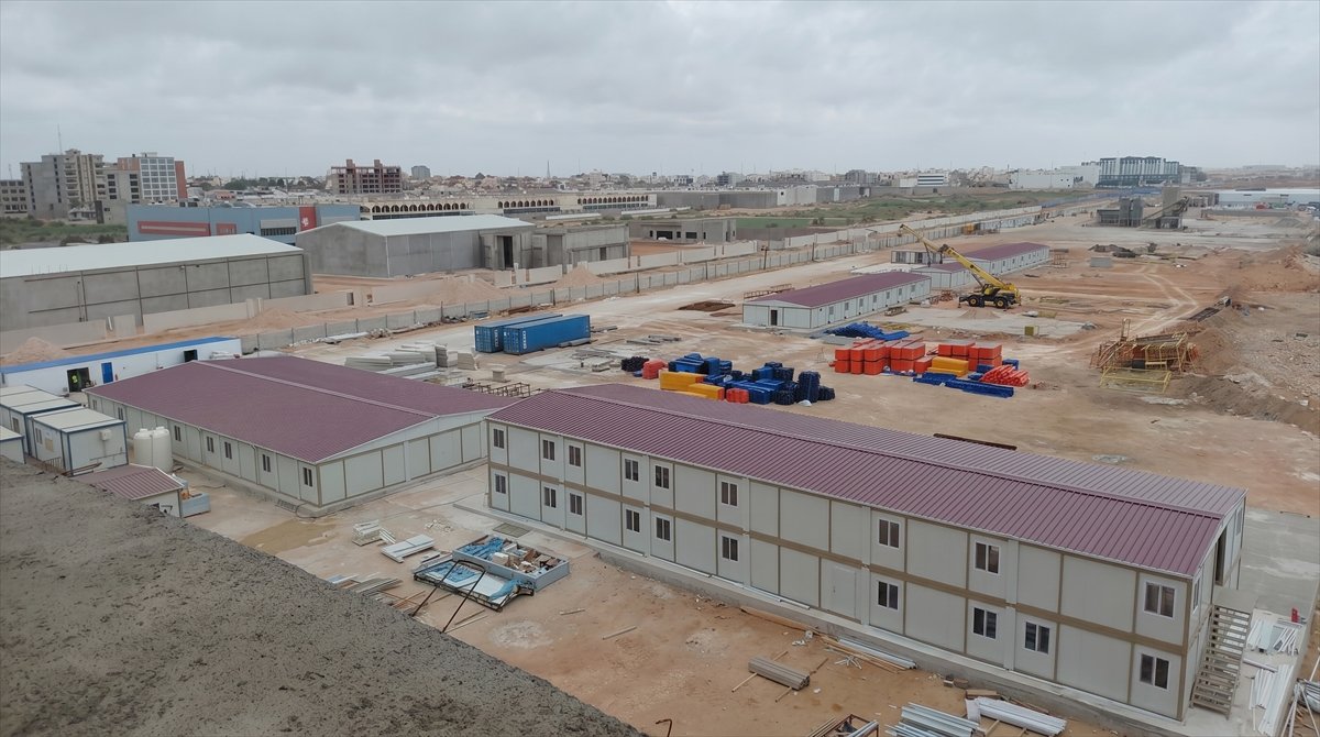 Karmod Libya'da inşaat işçilerine konteyner kamp kurdu