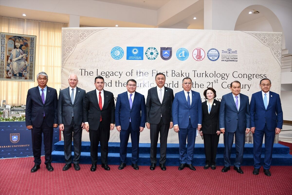 Kazakistan'da 1. Bakü Türkoloji Kurultayı'nın 100. yılı dolayısıyla düzenlenen sempozyum başladı