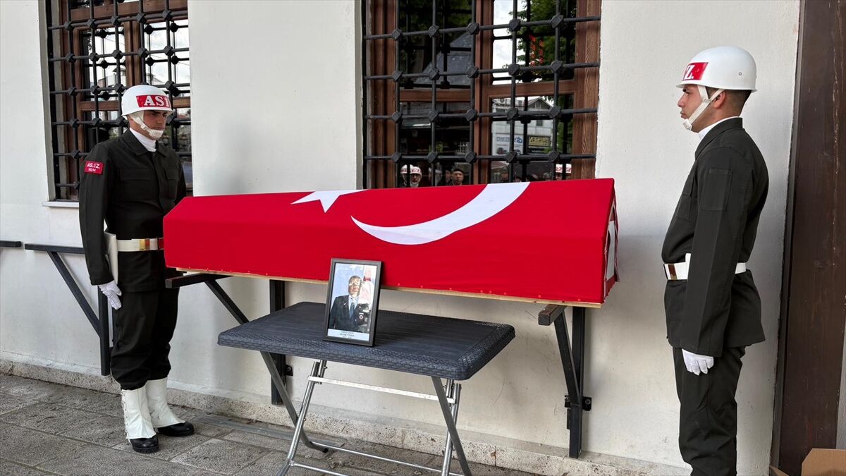 Kıbrıs gazisi Mehmet Özbek, Sakarya'da son yolculuğuna uğurlandı