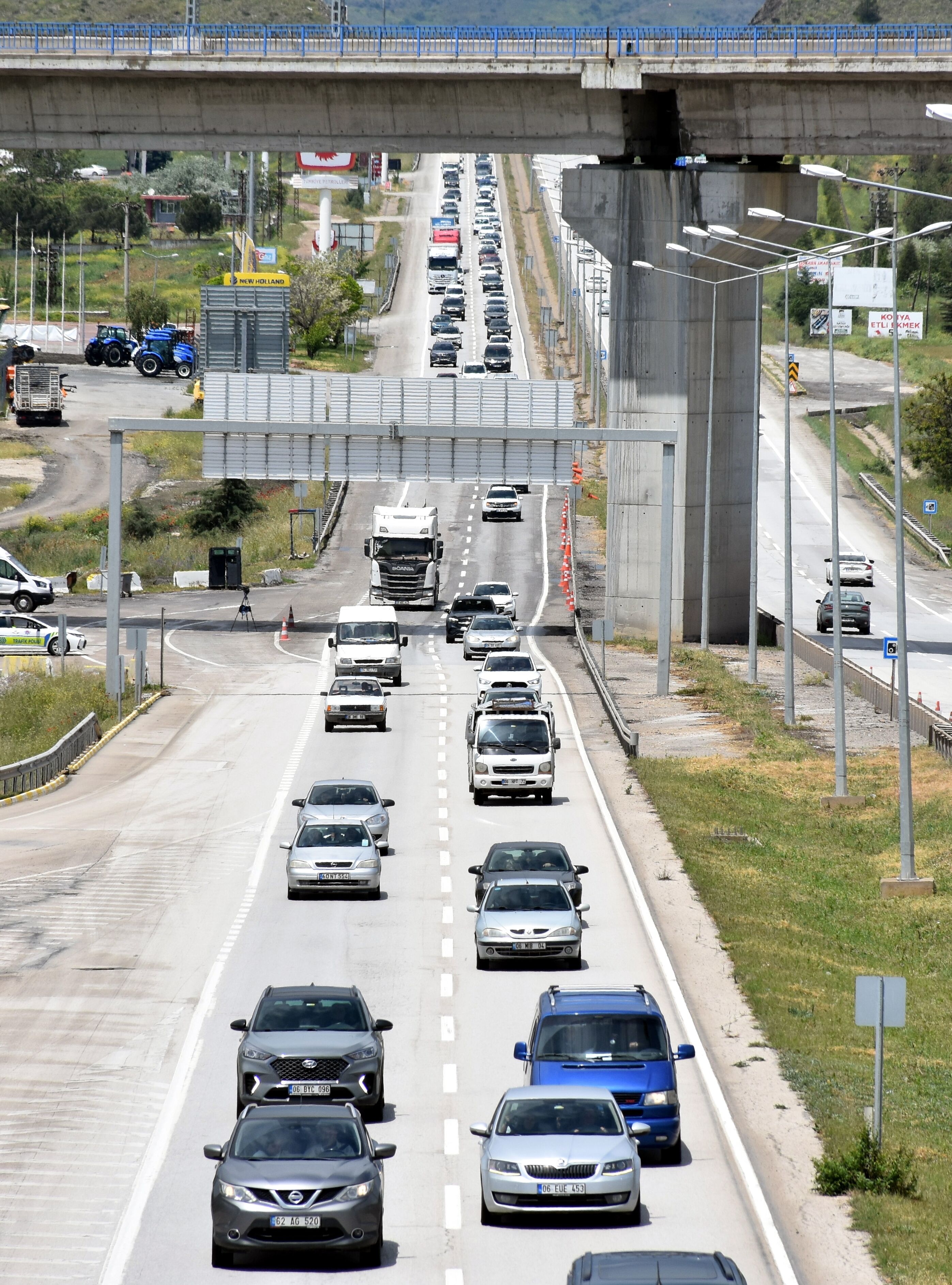 'Kilit kavşak' Kırıkkale'de bayram öncesi trafik yoğunluğu sürüyor