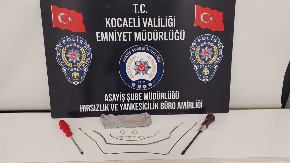 Kocaeli'de hırsızlık şüphelisi otoyolda yakalandı