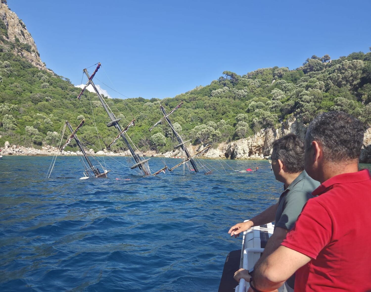 Marmaris'te günlük tur teknesi battı