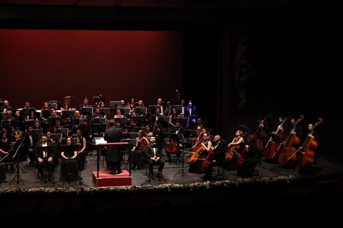 Samsun Devlet Opera ve Balesi 'Bir Ulus Uyanıyor' konserini izleyiciyle buluşturdu