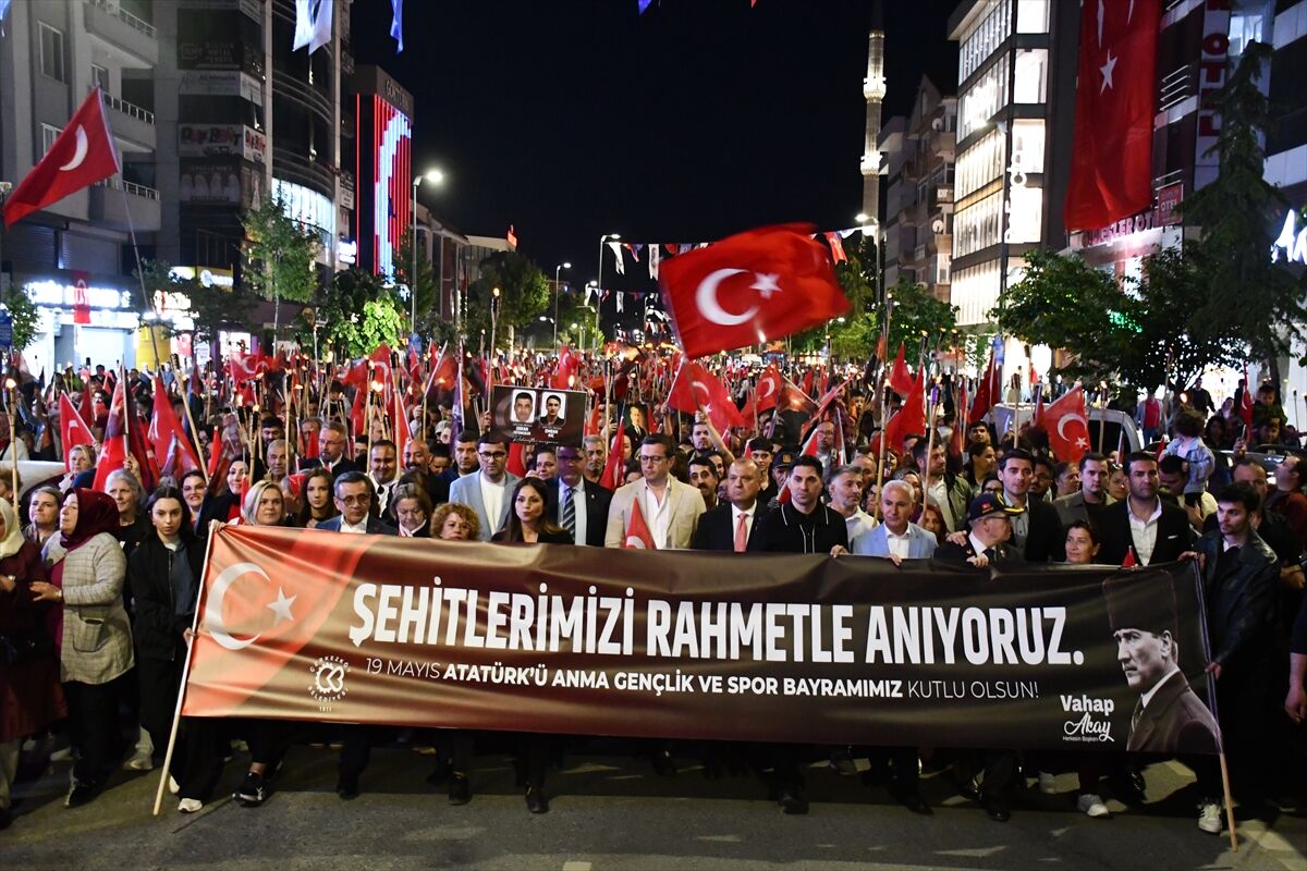 Trakya'da 19 Mayıs yürüyüş, konser ve fener alayıyla kutlandı