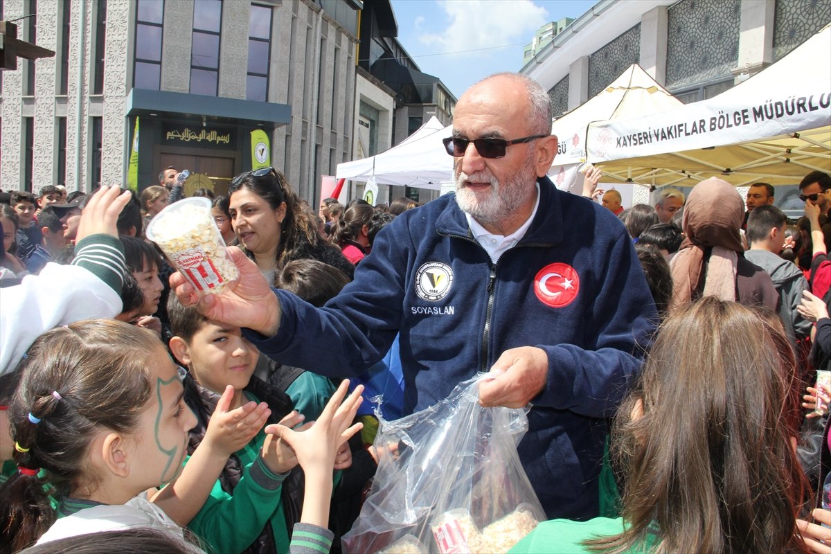 Vakıf gönüllüsü Mehmet amca 40 yıldır iyilik faaliyetlerinden kopmadı