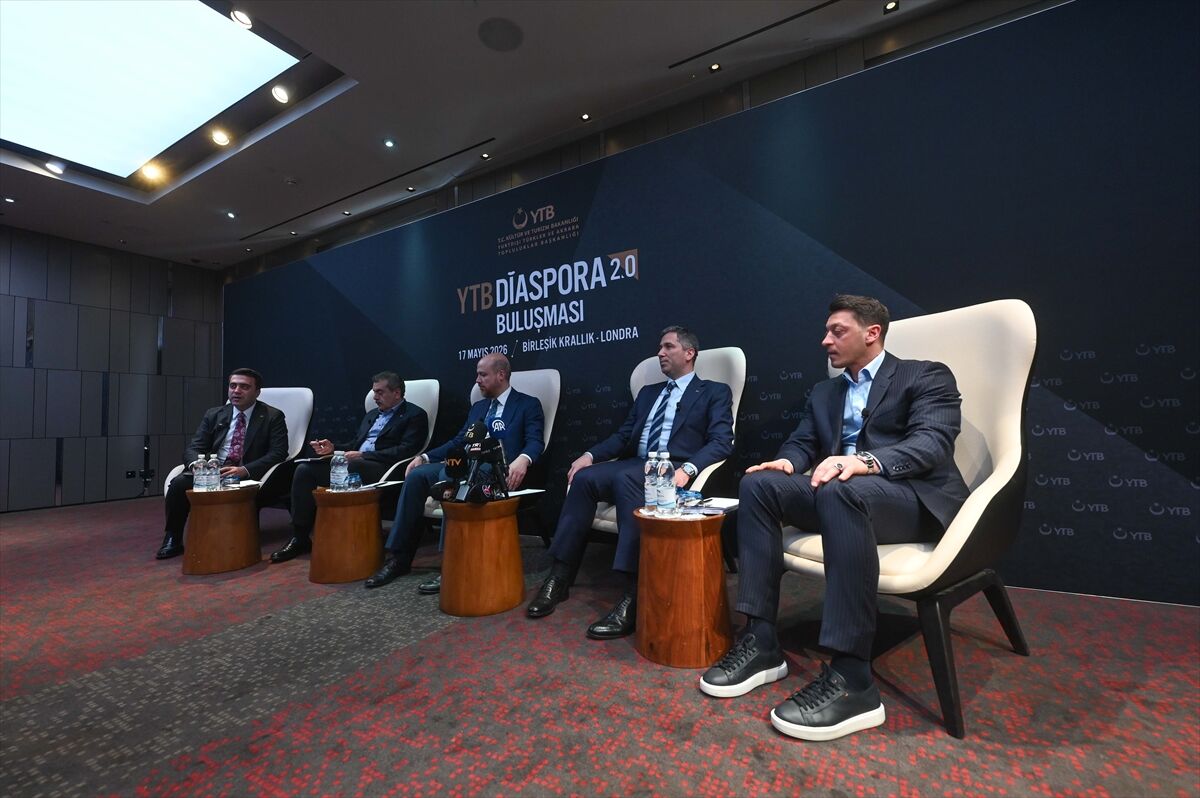 YTB Başkanı Turus, İngiltere'de temaslarda bulundu