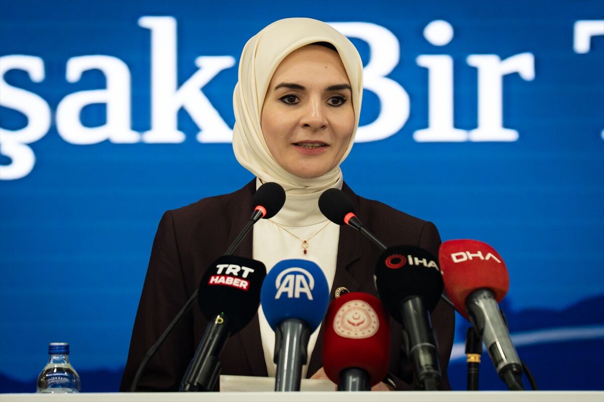 Bakan Göktaş, 'Veriden Vizyona Üç Kuşak Türkiye' araştırmasına ilişkin düzenlenen programda konuştu: