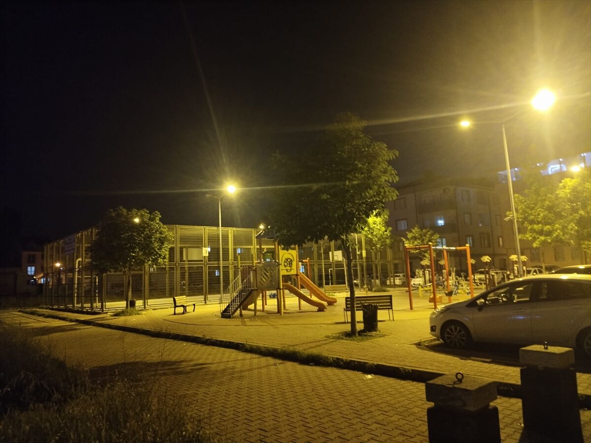Bursa'da kavga esnasında açılan ateş sonucu 6'sı çocuk 10 kişi yaralandı