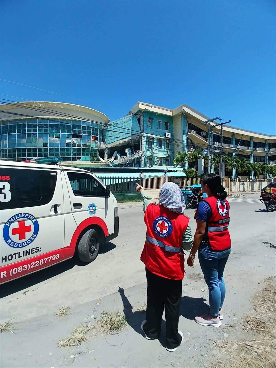 Filipinler'in Mindanao bölgesinde 7,8 büyüklüğünde deprem meydana geldi