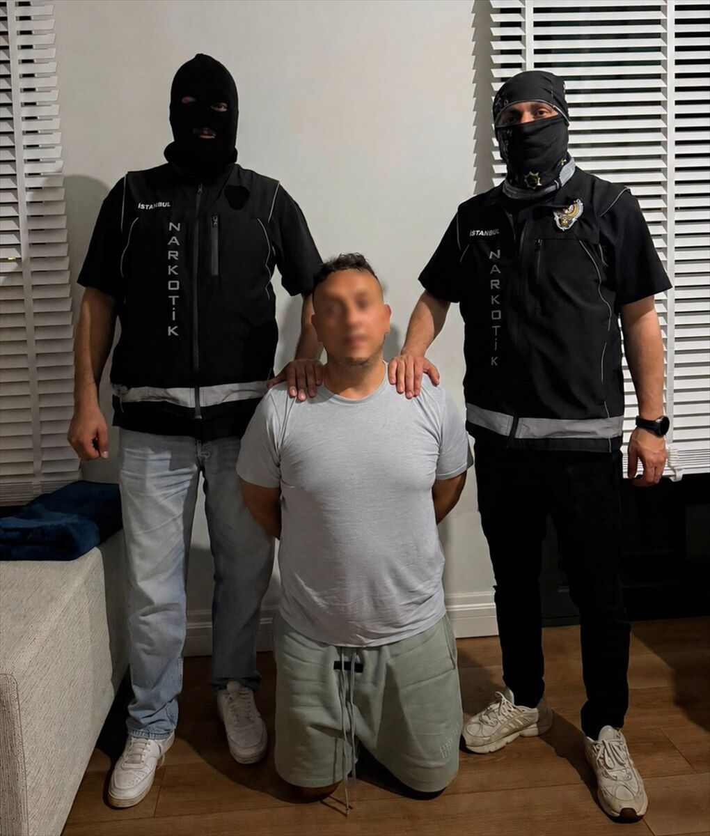 Fransa'nın aradığı uyuşturucu ticareti şüphelisi İstanbul'da yakalandı