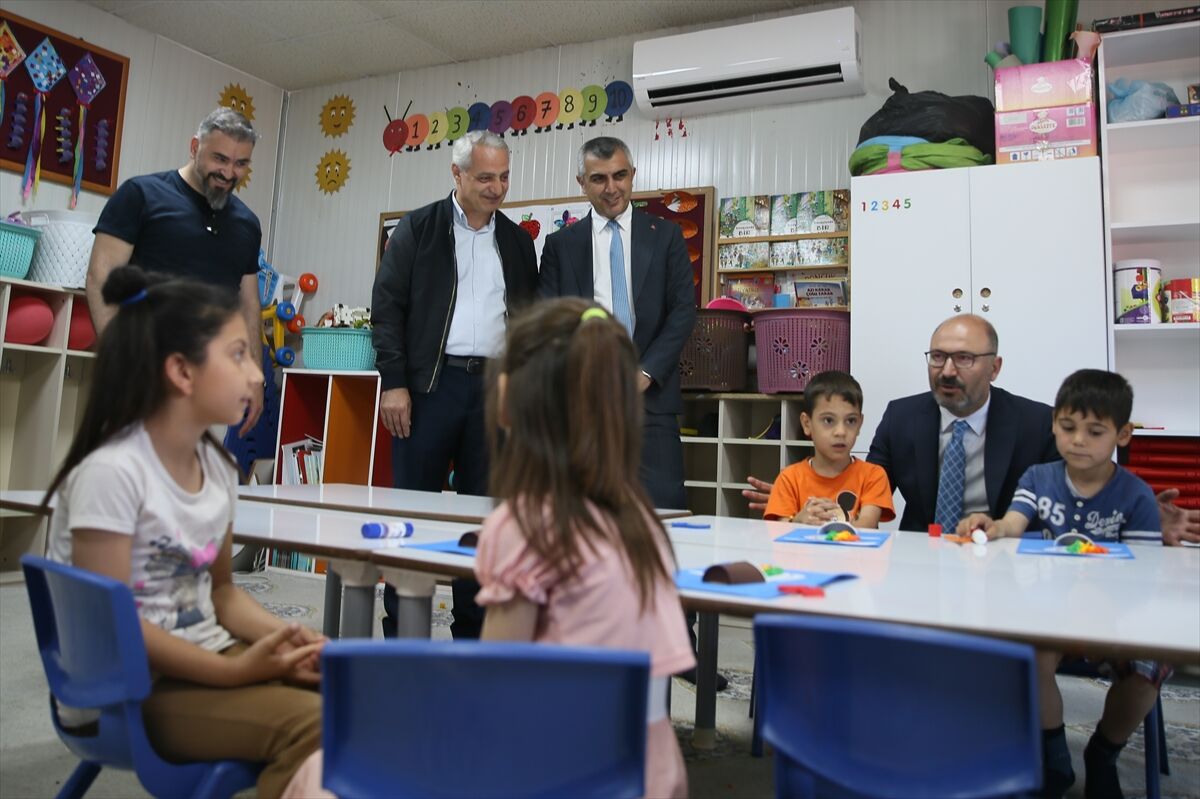 İstanbul Bahçelievler Milli Eğitim Müdürlüğünden Pazarcık'taki öğrencilere destek ve moral ziyareti