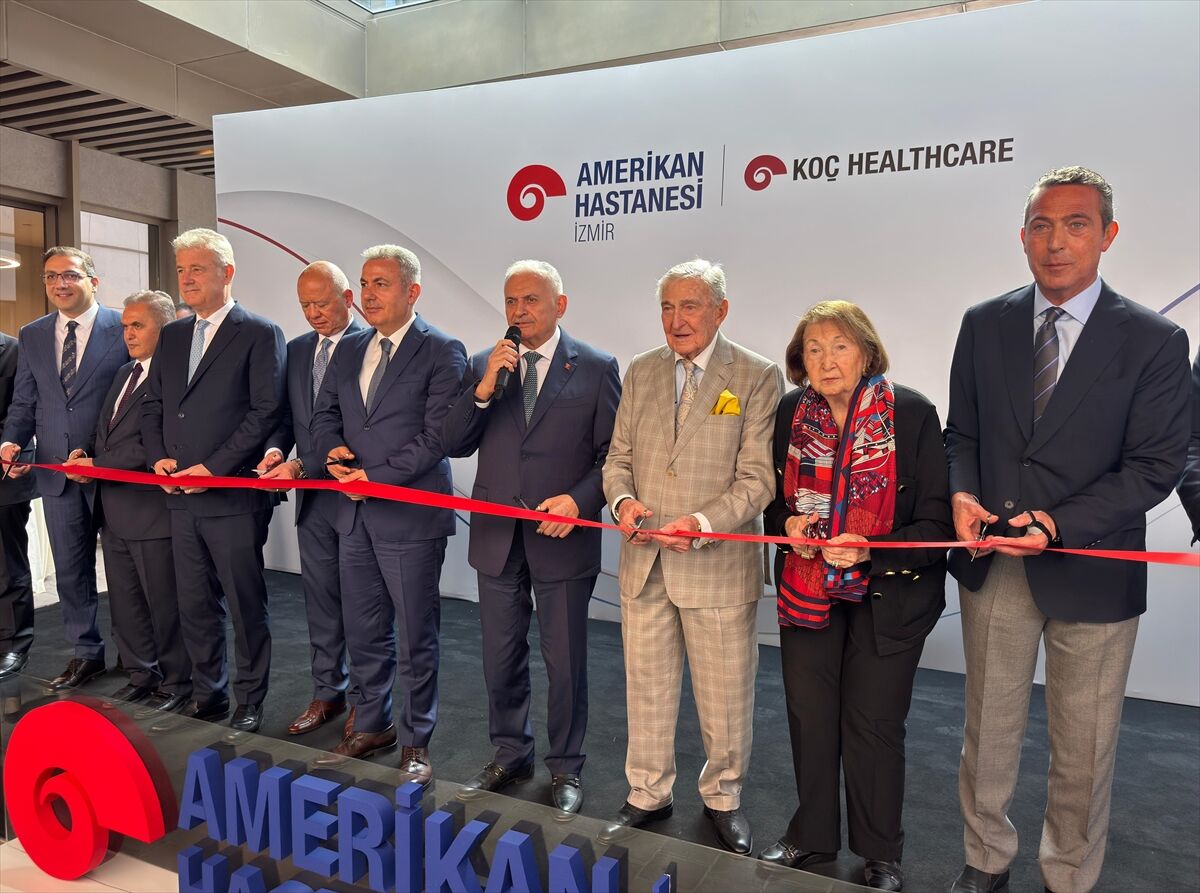İzmir Amerikan Hastanesi törenle açıldı