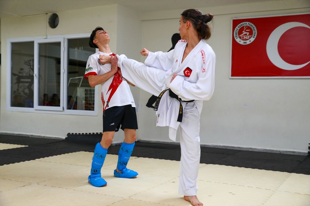Karate için 5 yıldır babası ve kardeşlerinden uzakta yaşıyor