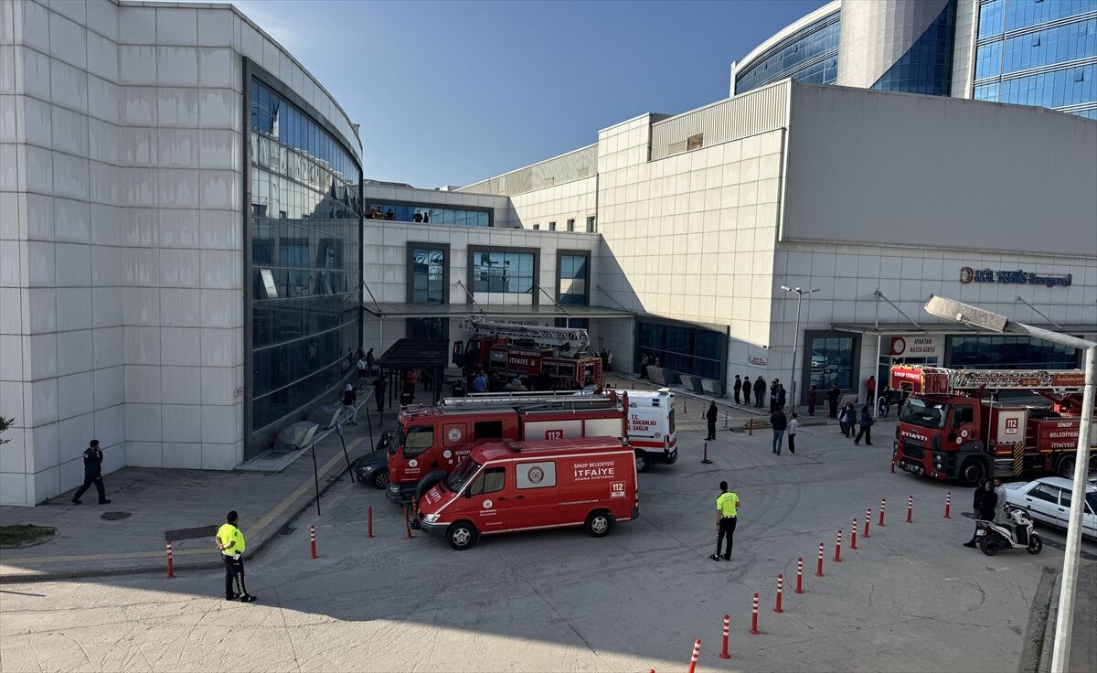 Sinop Atatürk Devlet Hastanesi'nde çıkan yangın hasara neden oldu