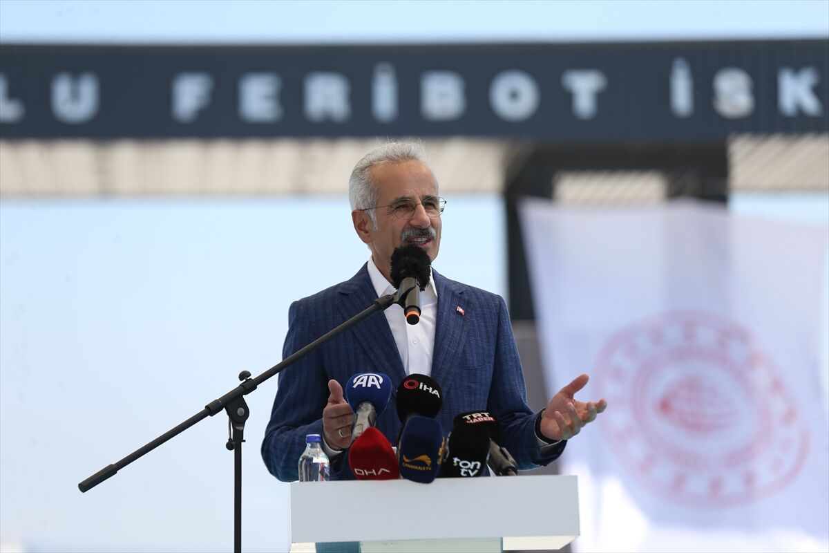 Ulaştırma ve Altyapı Bakanı Uraloğlu, GESTAŞ Gelibolu Yeni Feribot İskelesi açılışında konuştu: