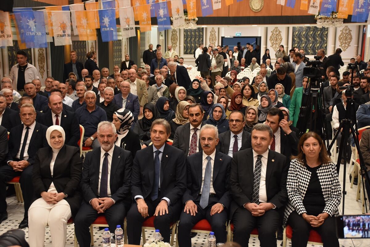 Ulaştırma ve Altyapı Bakanı Uraloğlu, Gümüşhane'de konuştu: