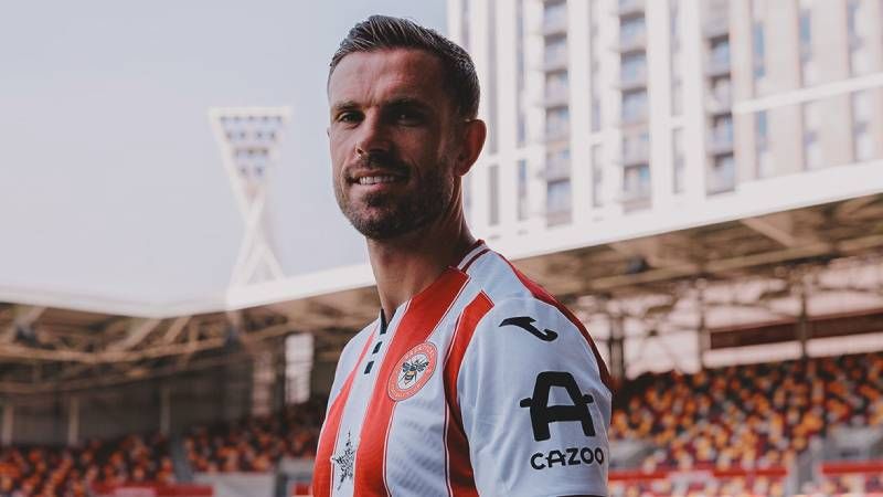 İngiliz futbolcu Jordan Henderson'u renklerine bağladı