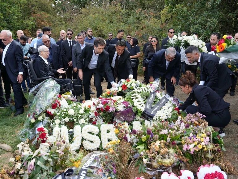 Tatar'in cenazesine Londra'da Türk toplumundan çok sayıda kişi katıldı