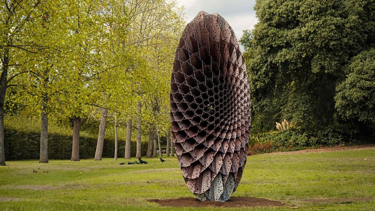 Frieze Sculpture 2026, 16 Eylül-1 Kasım 2026 tarihleri arasında Regent’s Park’ın English Gardens bölümünde ziyaret edilebilecek.
