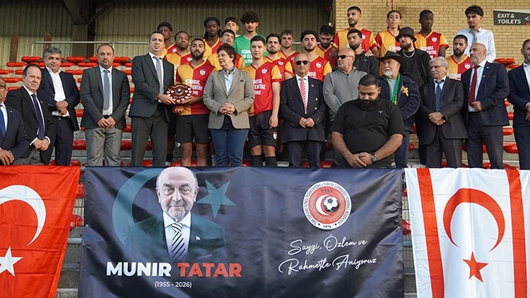 Münir Tatar Londra’da futbol maçıyla anıldı