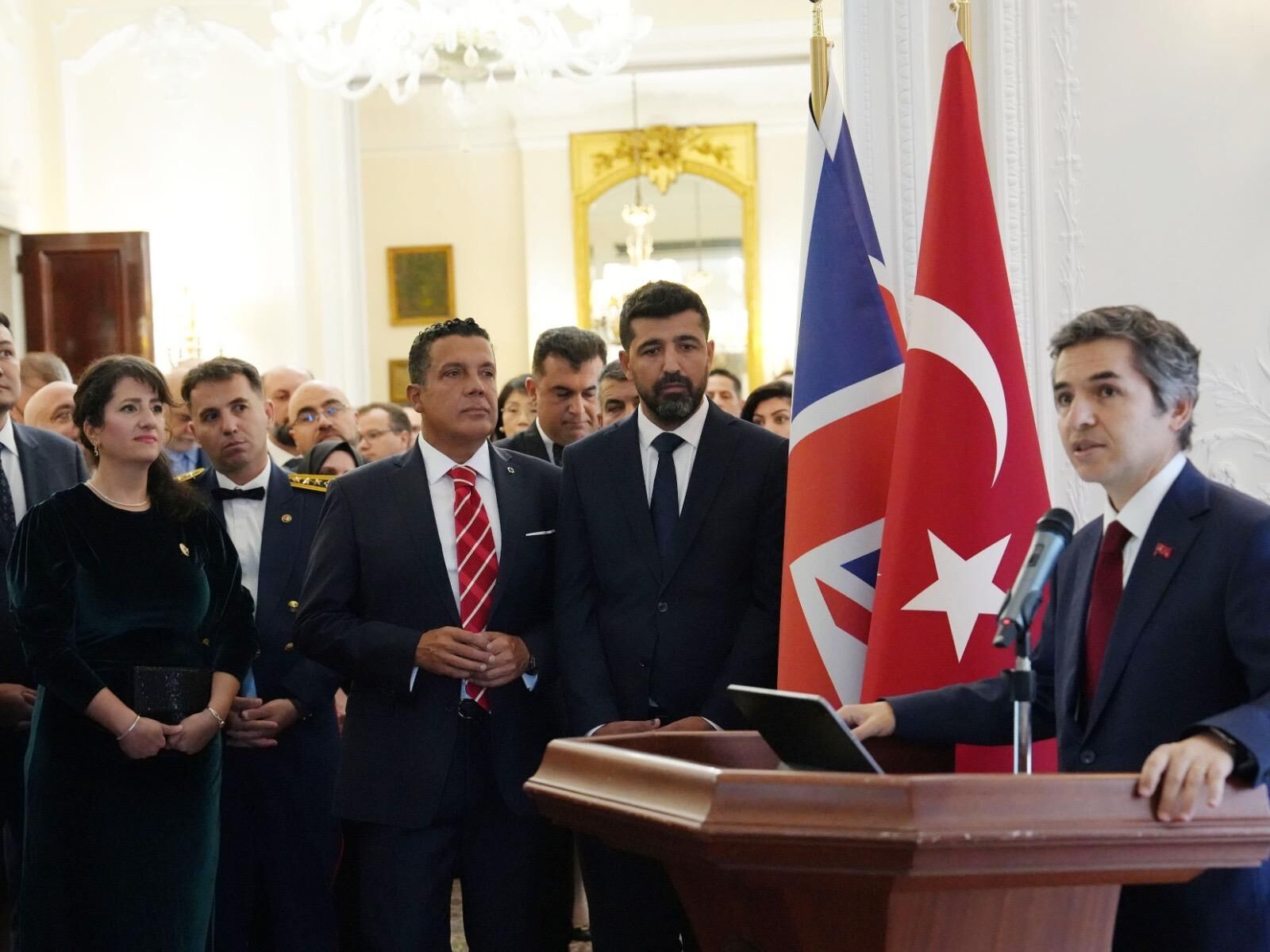 Londra’da Zafer Bayramı’nda Türkiye-İngiltere mesajı