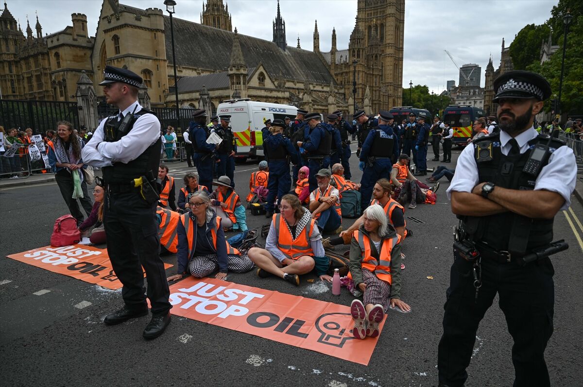 Londra’da Just Stop Oil eylemi, protestodan fotoğraflar
